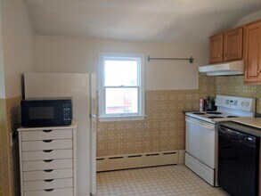 714 Broadway, Unit 4 in Somerville, MA - Building Photo - Building Photo