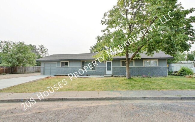 property at 555 Phelps Cir