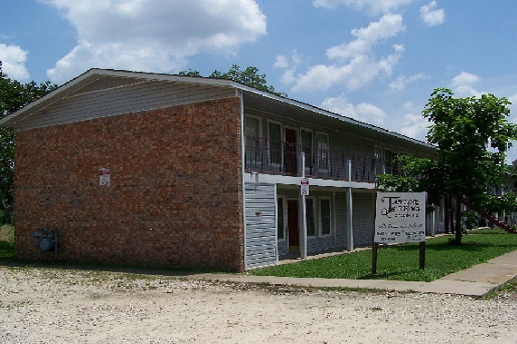 Taylor Terrace in Commerce, TX - Building Photo