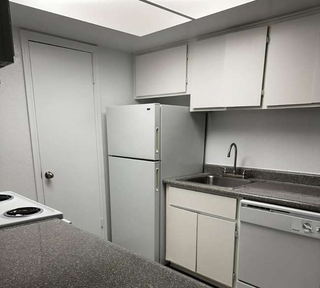 9231 N 99th Ave in Peoria, AZ - Foto de edificio - Building Photo