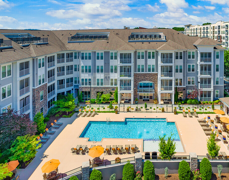 MAA Stonefield in Charlottesville, VA - Building Photo