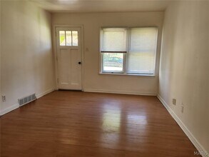 132 Deane Ct in St. Louis, MO - Building Photo - Building Photo