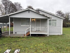 334 S 3rd St in Shelton, WA - Building Photo