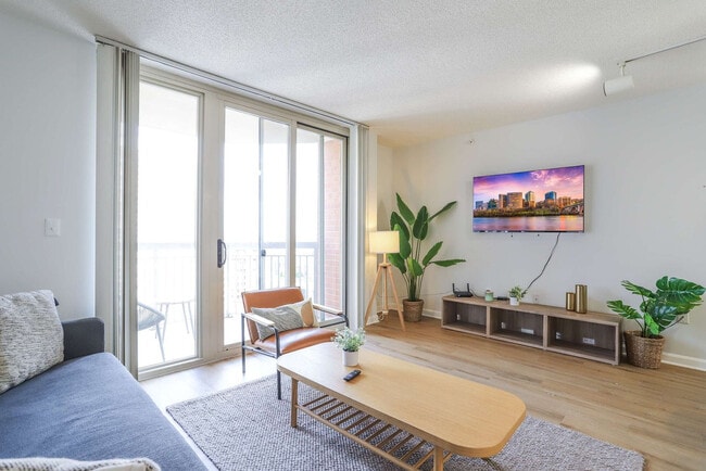 property at 901 N Pollard St