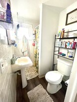 1327 W Main St in Lake Geneva, WI - Building Photo