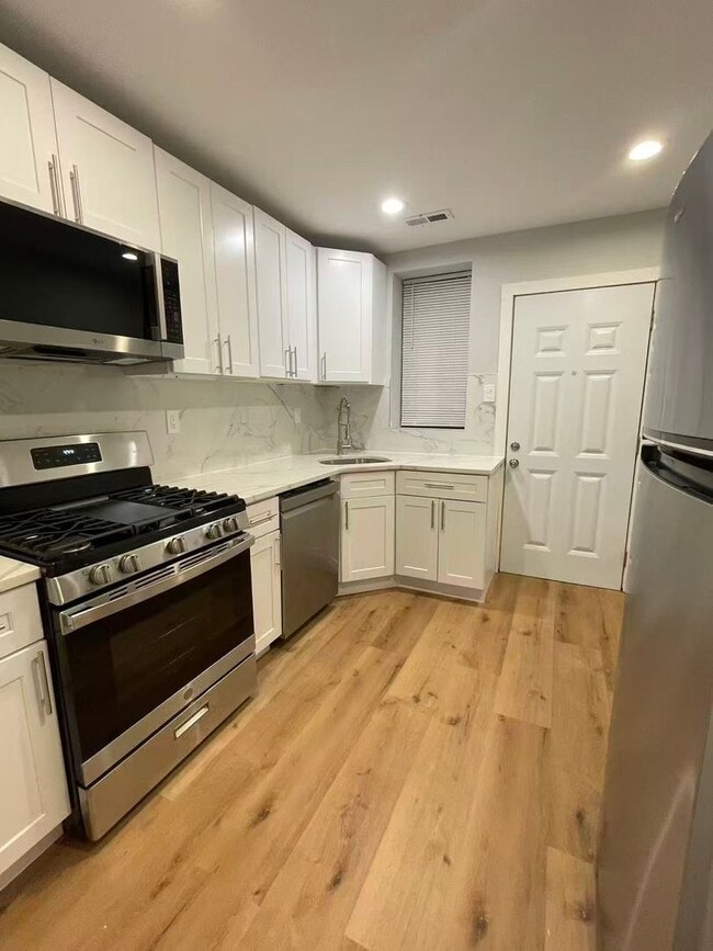 2613 S Fairhill St in Philadelphia, PA - Building Photo - Building Photo