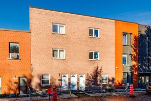 5429 Laurendeau Rue in Montréal, QC - Building Photo