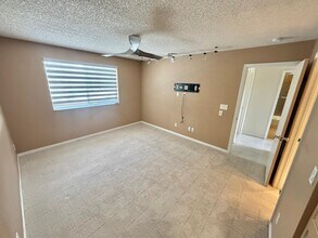 1654 SW 109th Ter in Davie, FL - Building Photo - Building Photo