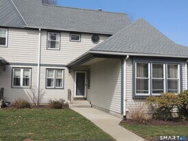 124 S Montowese St in Branford, CT - Building Photo