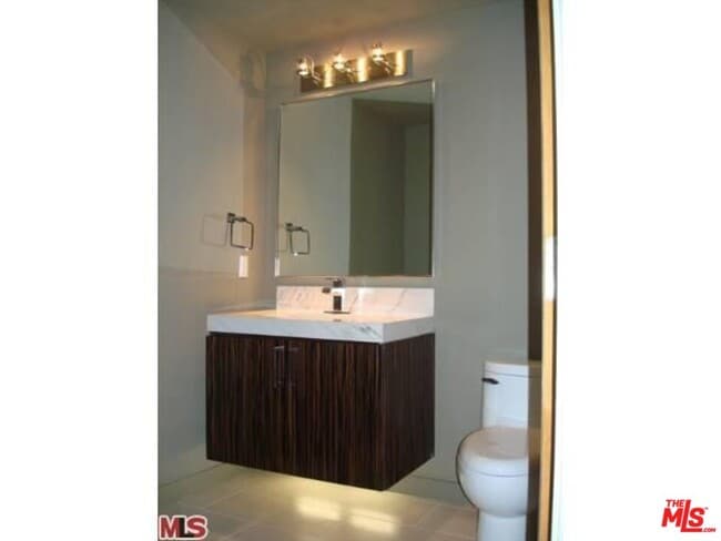 1529 S Westgate Ave in Los Angeles, CA - Building Photo - Building Photo
