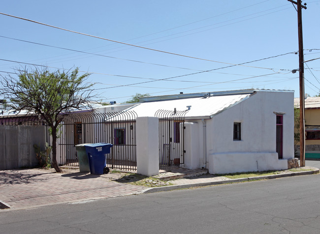 Barrio (por) in Tucson, AZ - Building Photo - Building Photo