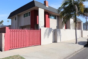 6104 Costello Ave in Van Nuys, CA - Building Photo