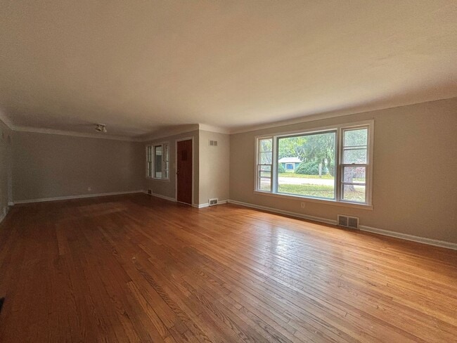 933 Westfall Ave in Kalamazoo, MI - Building Photo - Building Photo