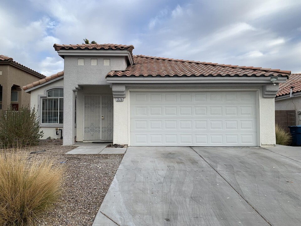 3526 Spring Shower Dr in Las Vegas, NV - Building Photo