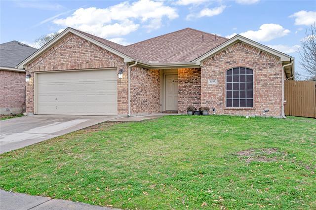 9237 Jason Dr in White Settlement, TX - Building Photo