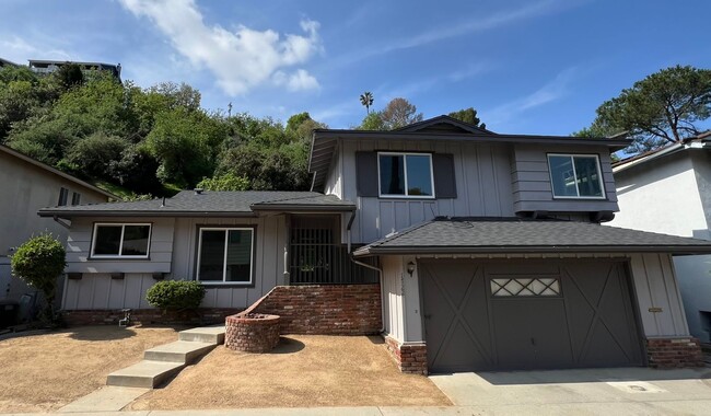 property at 1722 Sunny Heights Dr