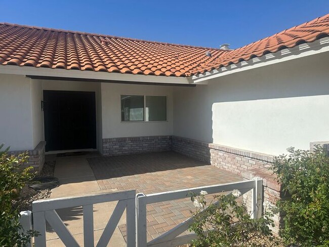 7631 E Charter Oak Rd in Scottsdale, AZ - Building Photo - Building Photo