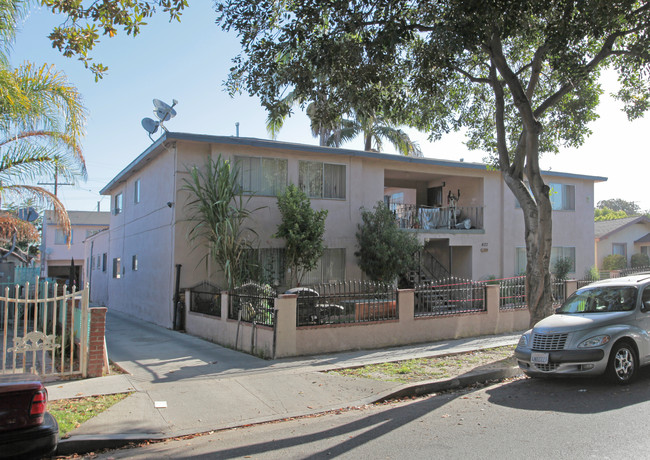 4117-4123 E 57th St in Maywood, CA - Foto de edificio - Building Photo