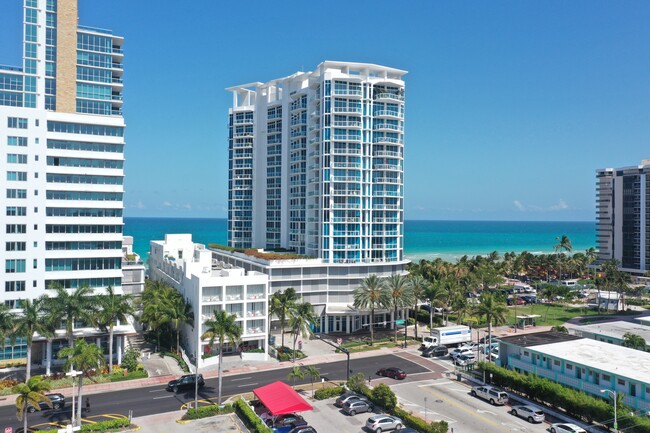 Bel Aire On The Ocean in Miami, FL - Foto de edificio - Building Photo