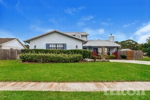 16511 W Course Dr in Tampa, FL - Building Photo