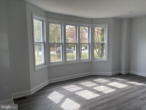 917 Longacre Blvd in Yeadon, PA - Foto de edificio - Building Photo