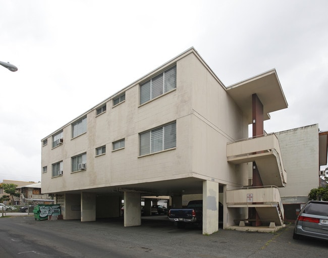 2204 S King St in Honolulu, HI - Building Photo - Building Photo