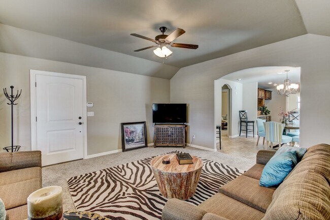 8905 SW 55th St-Unit -Unit B in Oklahoma City, OK - Foto de edificio - Building Photo