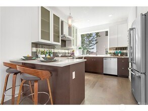 1738 NW 62nd St-Unit -Unit B in Seattle, WA - Building Photo - Building Photo