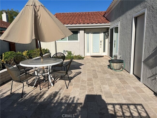 5438 Via Carrizo in Laguna Woods, CA - Foto de edificio - Building Photo