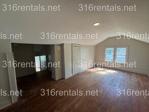616 N Walnut St in Newton, KS - Building Photo - Building Photo
