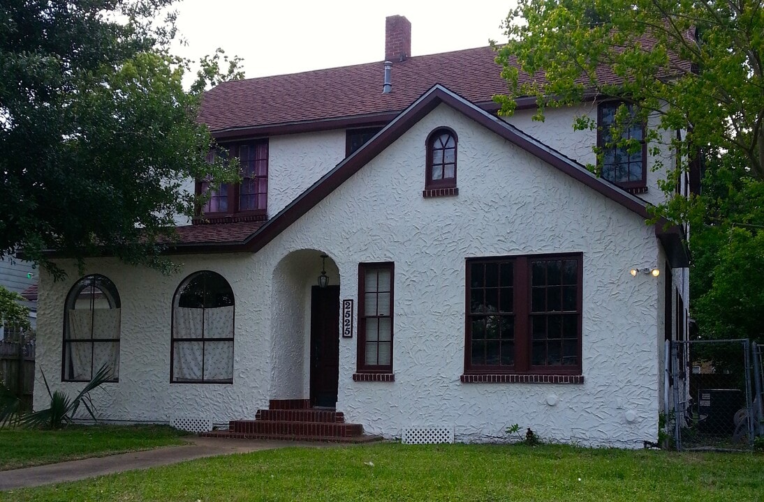 2525 Liberty, Unit #1 in Beaumont, TX - Building Photo