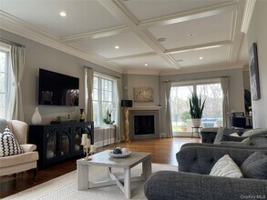 99 Spinney Rd in East Quogue, NY - Building Photo - Building Photo