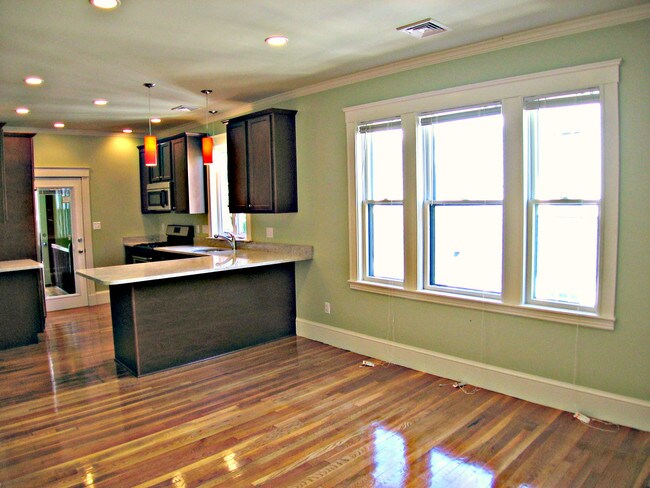 42 Glen Rd-Unit -2 in Boston, MA - Building Photo - Building Photo