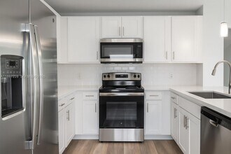 432 21st St, Unit 432 in West Palm Beach, FL - Foto de edificio - Building Photo