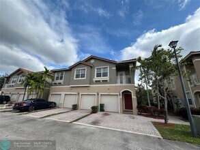 9064 Plymouth Pl in Tamarac, FL - Building Photo - Building Photo