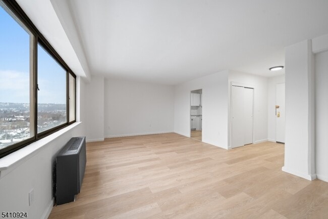 275 Prospect St in East Orange, NJ - Building Photo - Building Photo