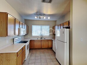 13571 W Post Dr in Surprise, AZ - Building Photo - Building Photo