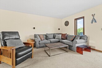 33 River Front Dr in Manchester, NH - Building Photo - Building Photo