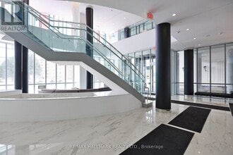 9471 Yonge St in Richmond Hill, ON - Building Photo - Building Photo