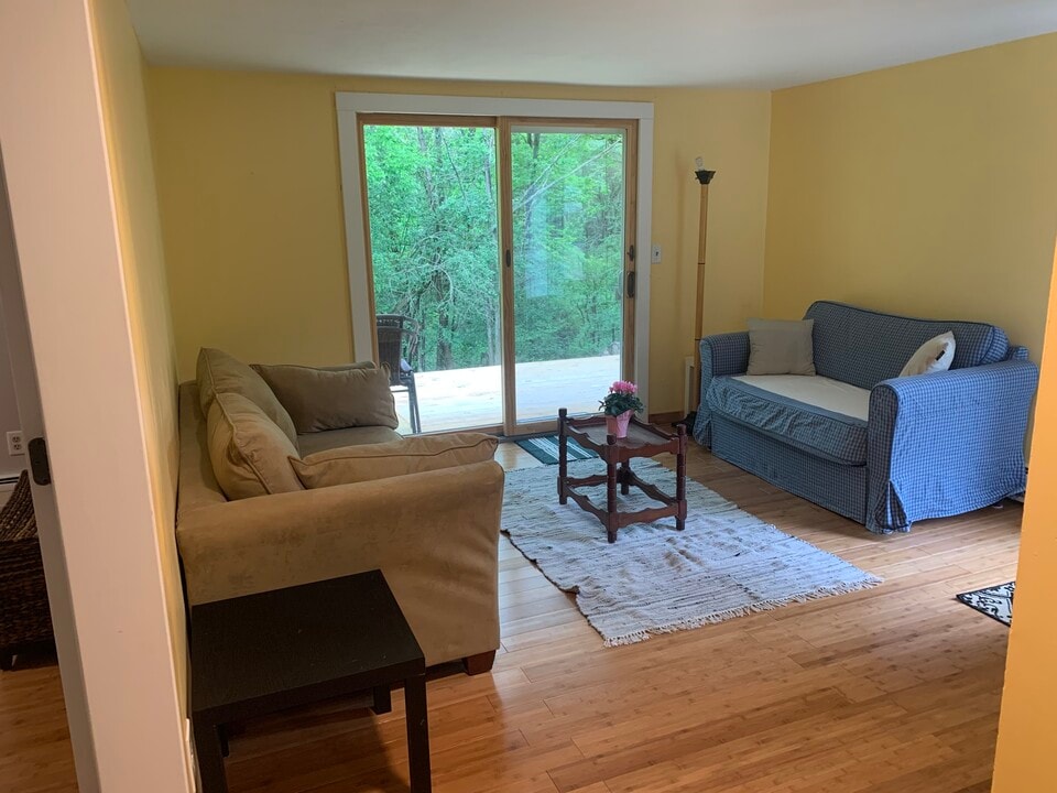 106 Pineview Ter, Unit Apt. in Ithaca, NY - Building Photo