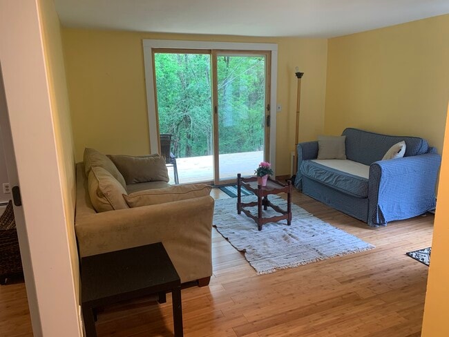 106 Pineview Ter, Unit Apt.