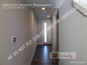 27511 216th Pl SE in Maple Valley, WA - Foto de edificio - Building Photo