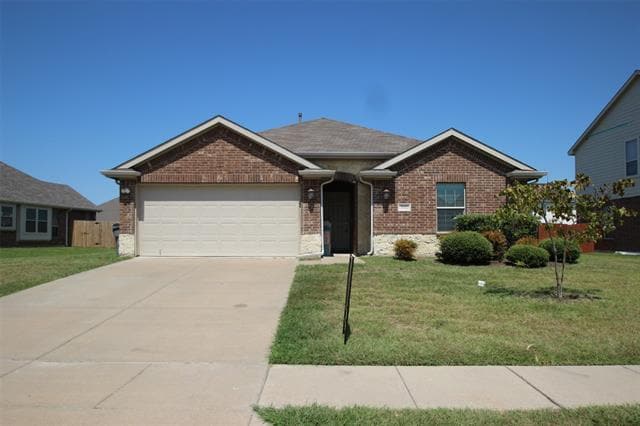 3102 Flowering Springs Dr in Forney, TX - Building Photo