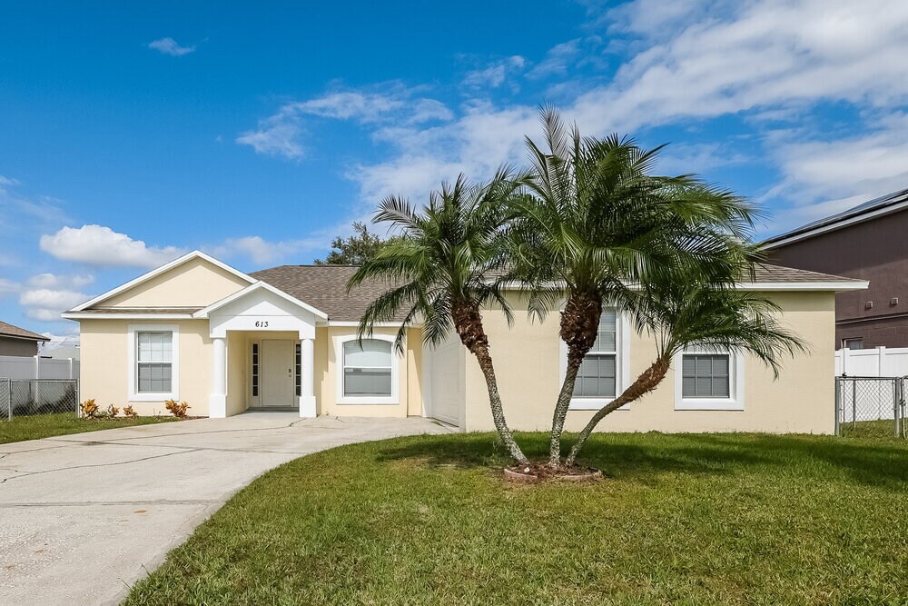 613 Parakeet Ct in Kissimmee, FL - Building Photo