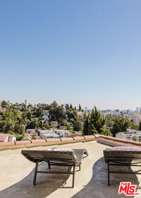 2039 Glencoe Way in Los Angeles, CA - Foto de edificio - Building Photo