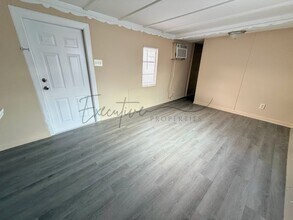 1030 Mildred St in Sulphur, LA - Building Photo - Building Photo