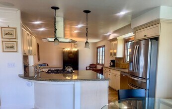 5830 Mott St in San Diego, CA - Building Photo - Building Photo
