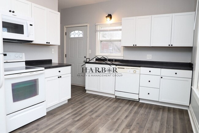 property at 607 11th Ave NE