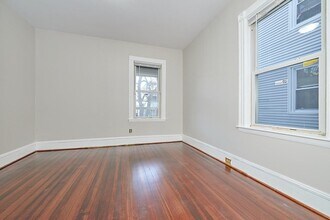 10 Lafield St-Unit -1 in Boston, MA - Foto de edificio - Building Photo
