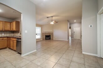 10471 Twin Circles Dr in Montgomery, TX - Building Photo - Building Photo